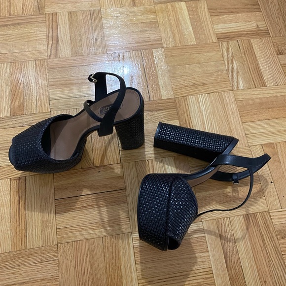 Black high heels - Picture 4 of 4